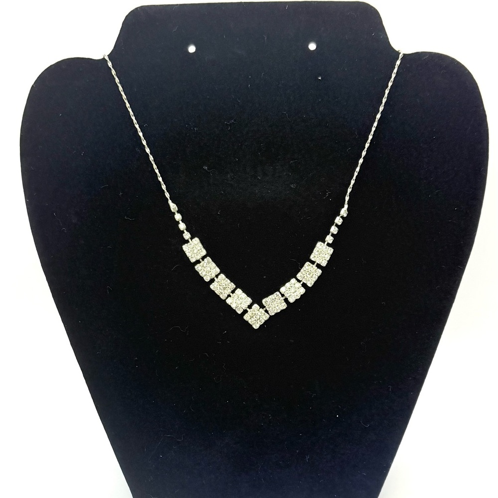 Vintage Silver Tone Rhinestone Necklace V shaped 8” Drop Statement Prom Jewelry